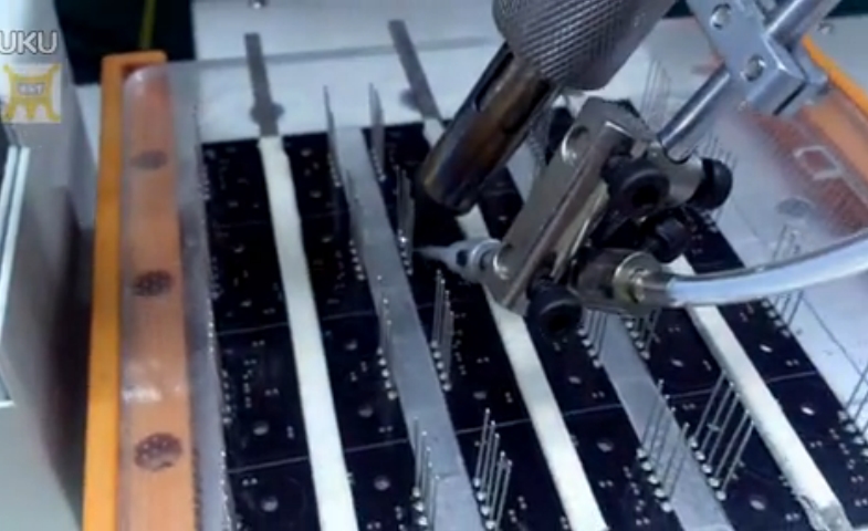 視頻: 自動焊錫機專用錫線拖焊效果-興鴻泰錫業